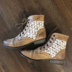 🎉BOGO🎉 Steve Madden Thunder Crochet Combat Boots